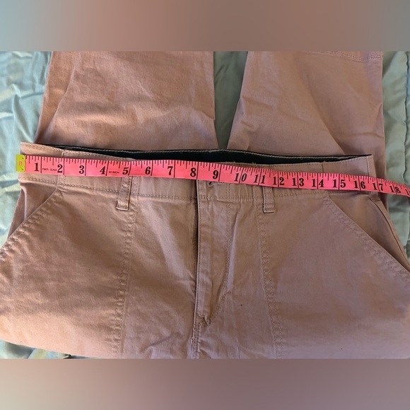 Gloria Vanderbilt Pink Capris - Picture 3 of 5